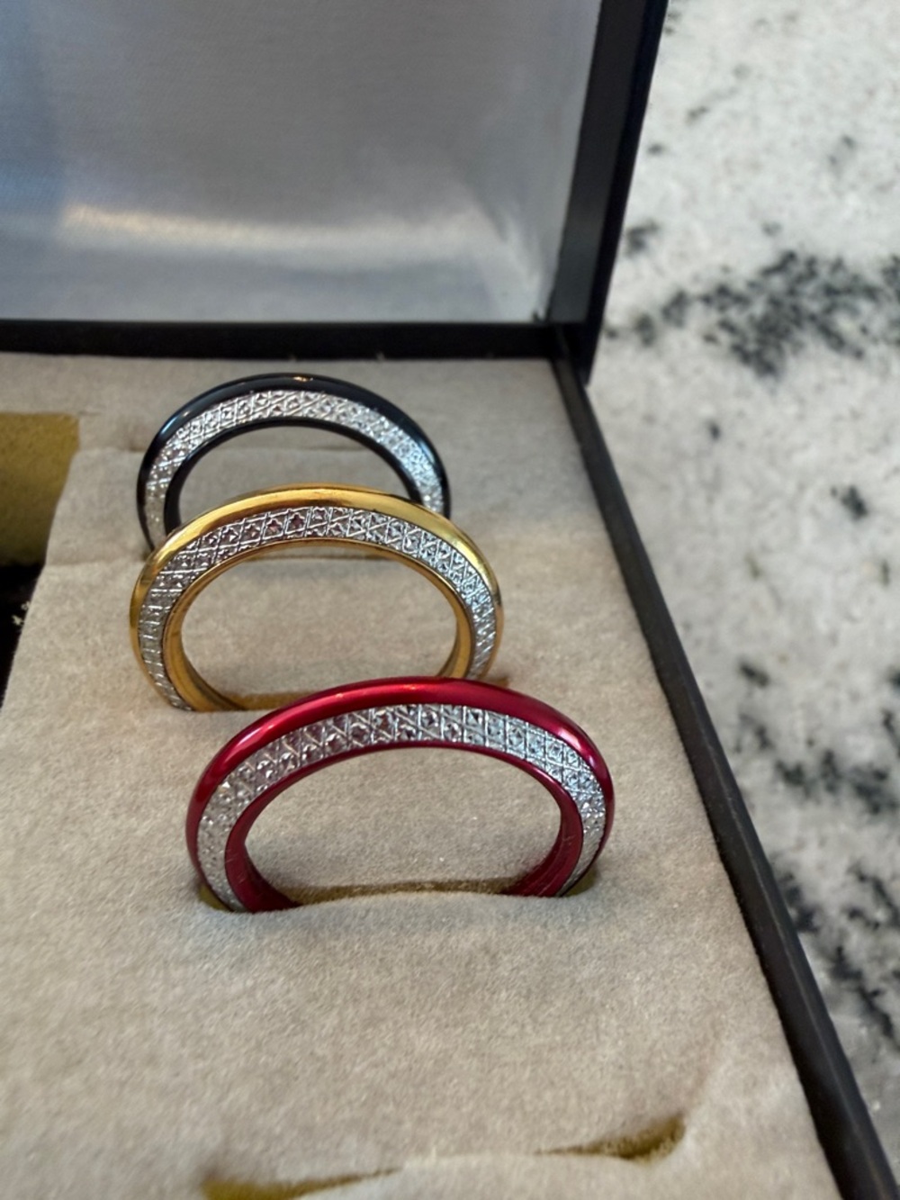 Gucci Interchangeable Diamond Cut Bezels